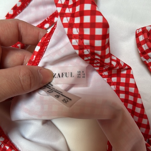 Bikini - Picture 7 of 7